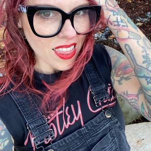 Meet your Posher, Elizabeth